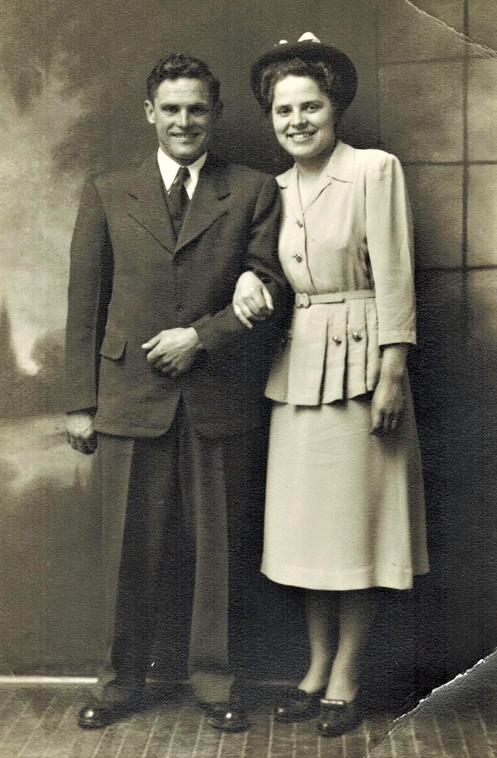 pictures/FLORENCE & FRANK RICHARDS/Couples/Ron and June Bergeron 001.jpg